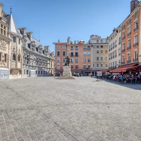 Le Brocherie - Place Aux Herbes - Quai De Гренобль