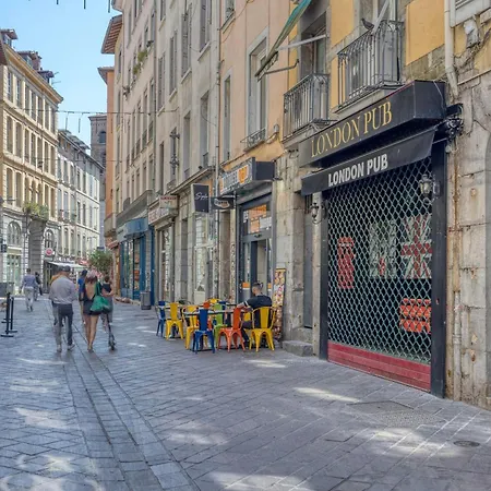 Le Brocherie - Place Aux Herbes - Quai De Гренобль