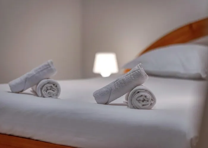 Le Brocherie - Place Aux Herbes - Quai De Apartament