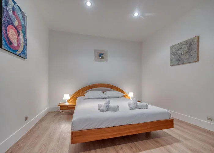 Le Brocherie - Place Aux Herbes - Quai De * Grenoble